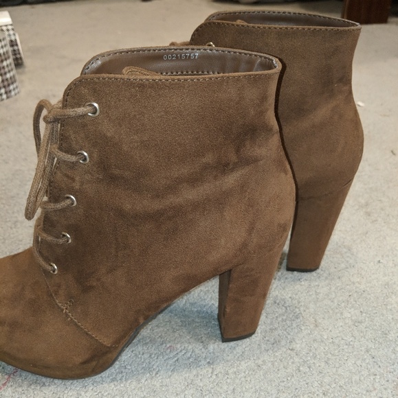 Forever 21 velvet high heel booties - Picture 2 of 4